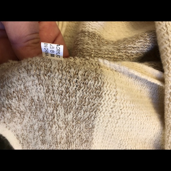 Poncho - Picture 4 of 4